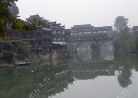凤凰虹桥远景图片