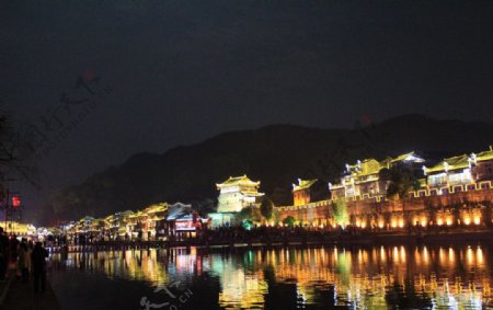 凤凰古镇夜景图片