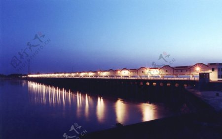 洪泽湖三河闸夜景图片