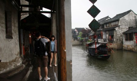 雨中西塘图片