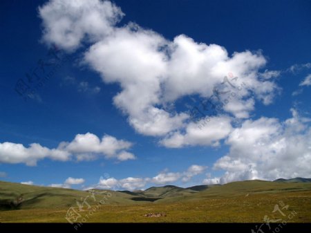 高原的雲彩图片