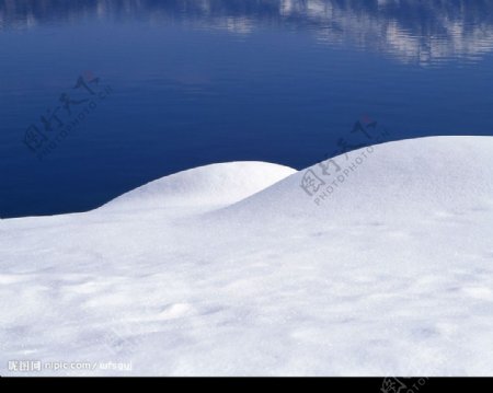 白色冬景白雪图片