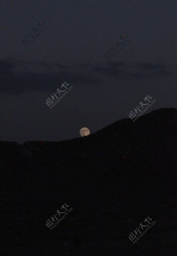 大西北旷野明月图片