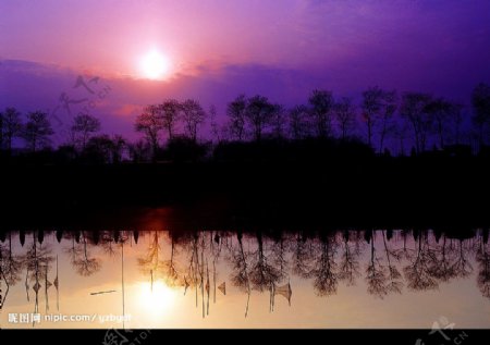 日落湖畔图片