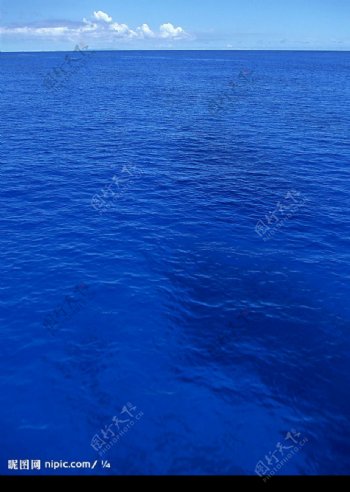 蔚蓝的海洋图片