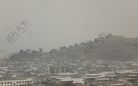 甘肃省秦安县凤山公园雪景图片