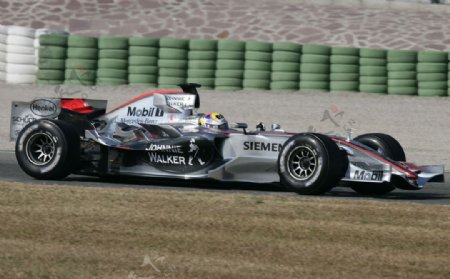 迈凯轮奔驰F1赛车图片