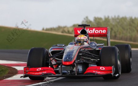 迈凯轮F1赛车图片