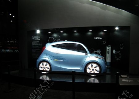 2011年上海车展浅兰色微型轿车图片