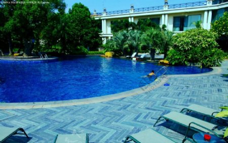 高山酒店环保游泳池图片