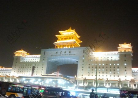 北京西站夜景图片