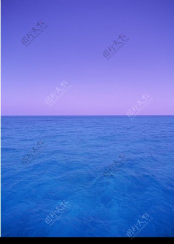 蔚蓝的大海图片
