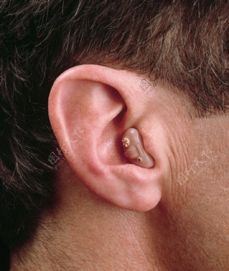 耳道式助听器图片