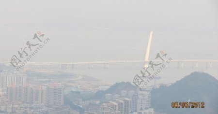 蛇口大南山远观香港跨海大桥图片
