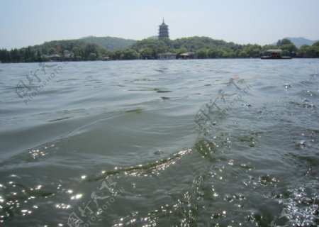 西湖游船景色图片