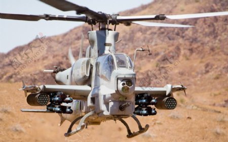 AH1武装直升机图片