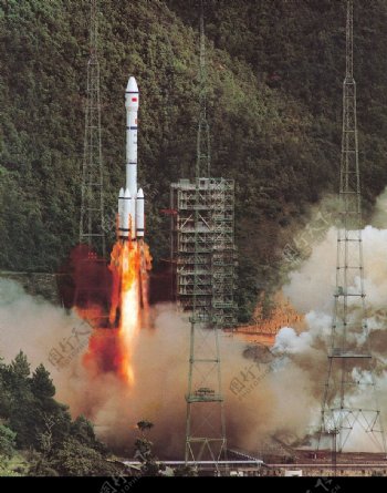 长征3号捆绑式火箭在昌南发射图片