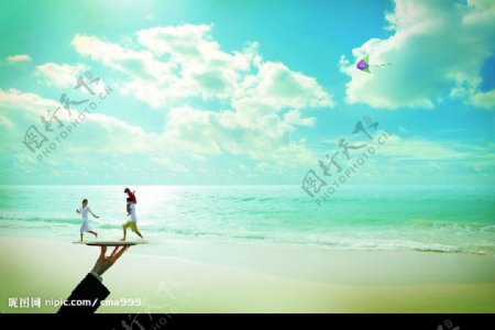 蓝天大海家庭伴侣戏水风筝图片