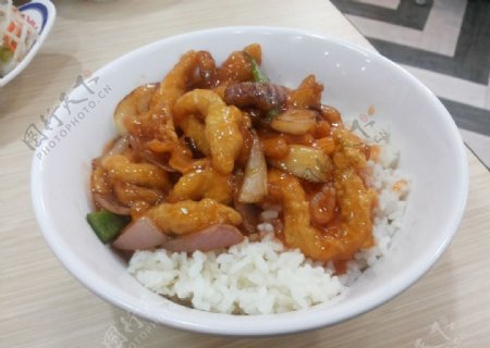 小酥肉盖饭图片