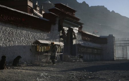 西藏古老的文布寺图片