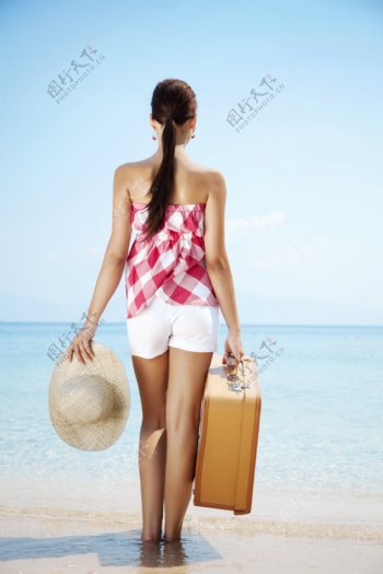 海边度假美女图片