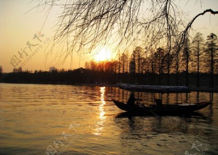 武汉东湖黄昏景色图片