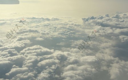 飞机上拍摄云海图片