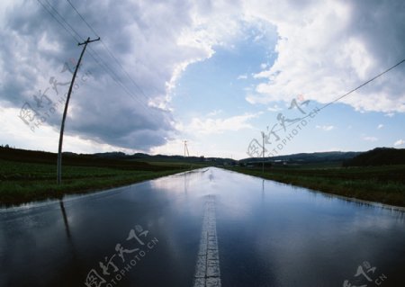 雨后路面图片