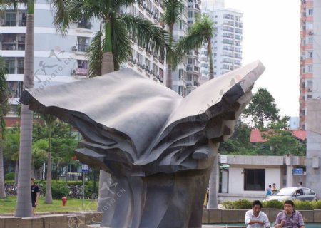 书雕塑像翅膀图片