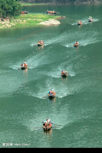 神农溪泛舟图片