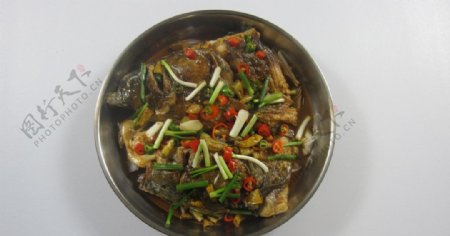 剁椒鱼头菜谱图片