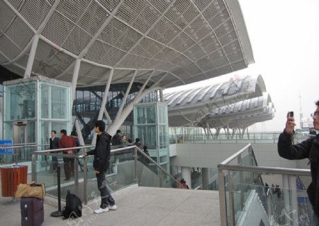 武汉站候车台图片