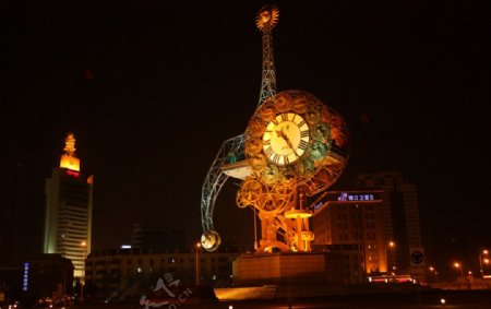 天津站世纪钟夜景图片
