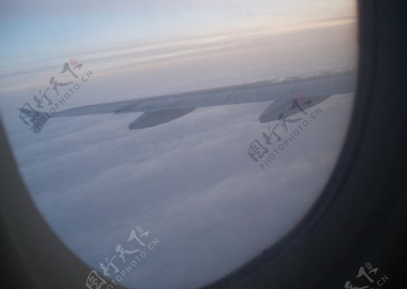 飞机上拍云彩图片