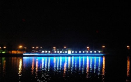 夜景湖色图片