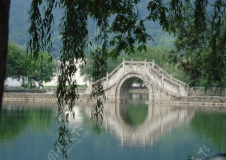 宏村南湖桥图片