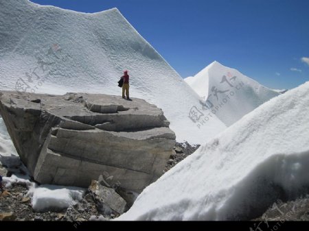 冰川冰雪雪景人图片