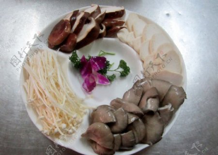火锅涮菜菌类拼盘图片