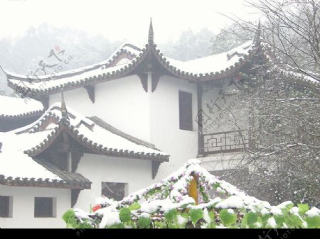 深山雪景图片