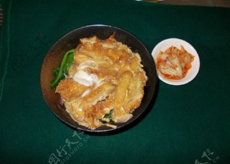 日式鸡扒饭图片