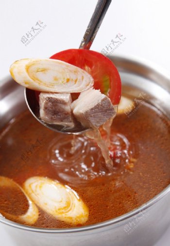 番茄牛腩锅底图片