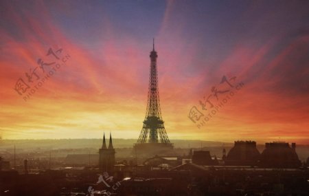 巴黎埃菲尔铁塔日落美图片