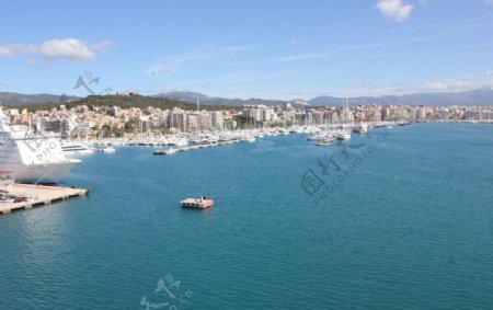 西班牙巴塞罗那海港图片