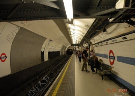 伦敦地铁车站内景图片