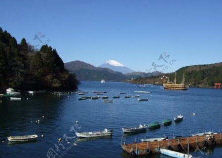 芦湖小船富士图片