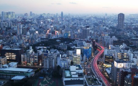 东京六本木的黄昏图片