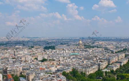 巴黎埃菲尔铁塔下的巴黎城区图片