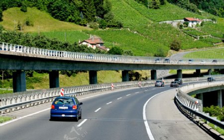 瑞士進入蒙特勒的高速公路图片