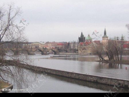 捷克伏尔塔瓦河畔图片