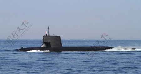 日本海军苍龙级常规潜艇海中游弋图片